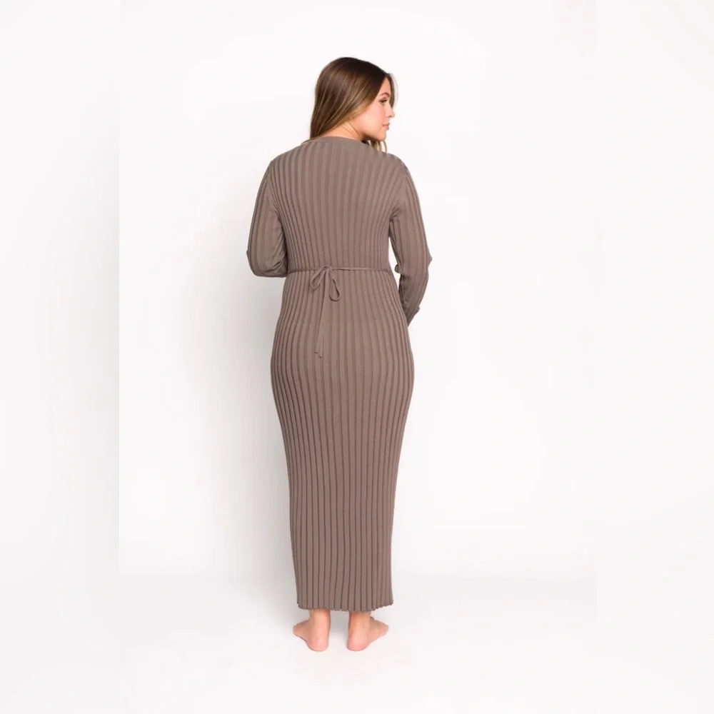 Ribbed Long Sleeve Maternity Maxi Dress - Taupe - Picture 2 of 8